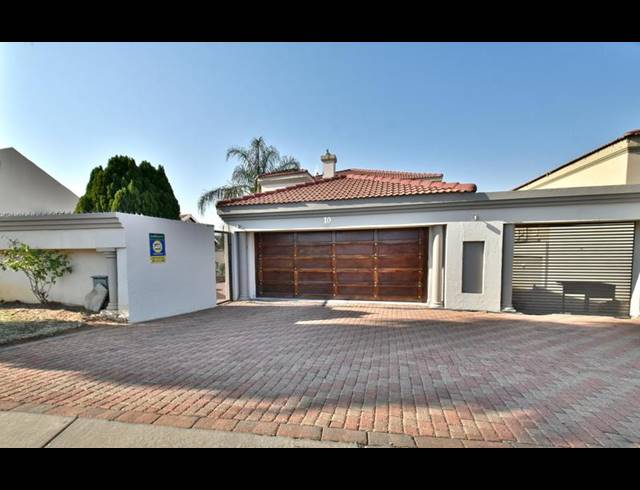 4 BEDROOM HOUSE FOR SALE IN LIEFDE EN VREDE